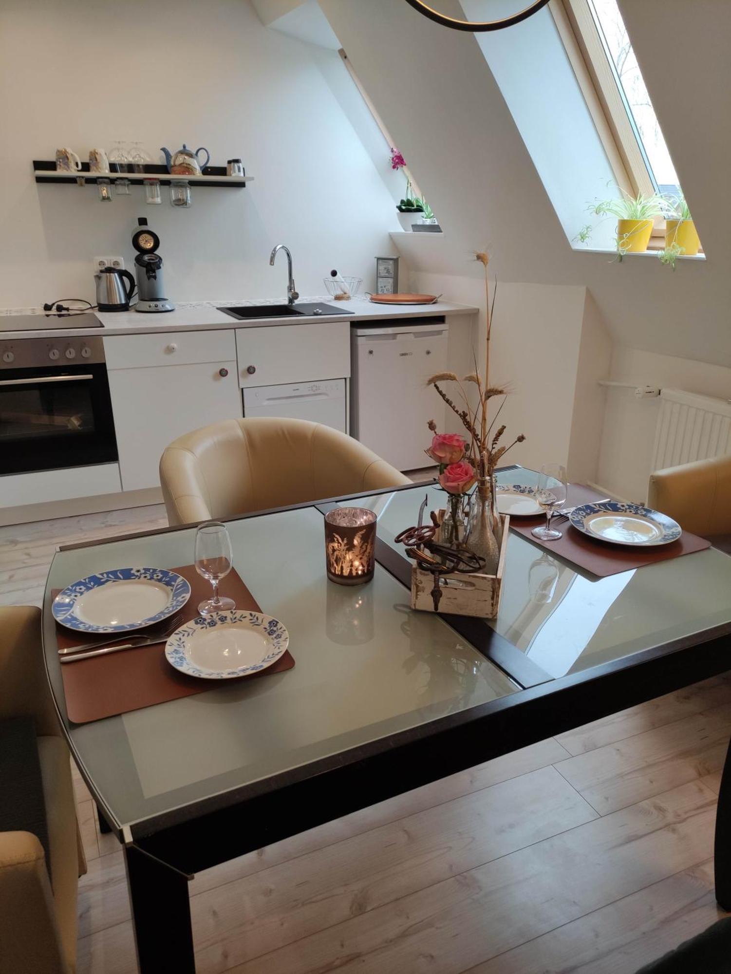 Watt Apartment *